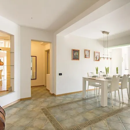 아파트 Two-bedroom 0 In *