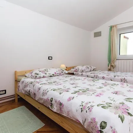 Two-bedroom 0 In 아파트 보드냔