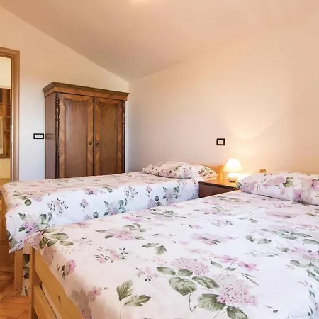 Two-bedroom 0 In 아파트