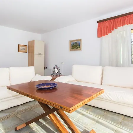Two-bedroom 0 In 아파트 *