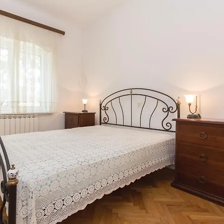 아파트 Two-bedroom 0 In *