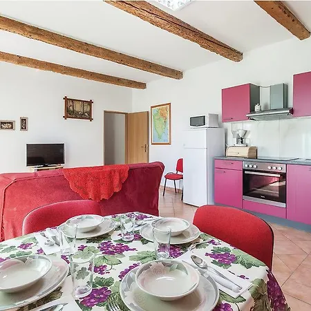 2 Bedroom Awesome In Воднян