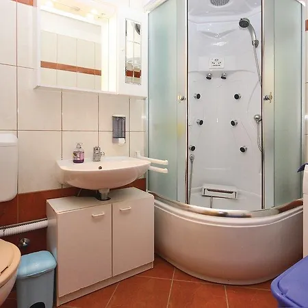 아파트 Two-bedroom 0 In *